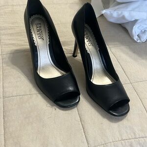 Women’s black heels
